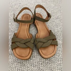 Apple of Eden Women's Olive Green Sandals size 8